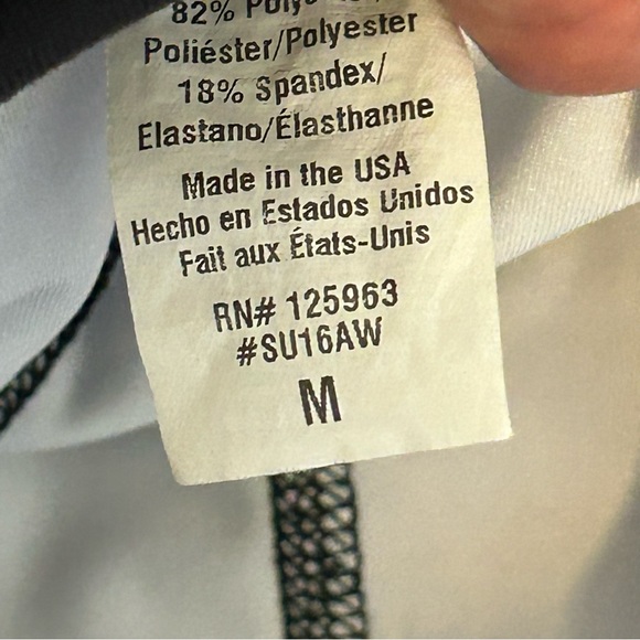 BEYOND YOGA Cropped Leggings Pants High Waist Size Medium - Picture 8 of 8